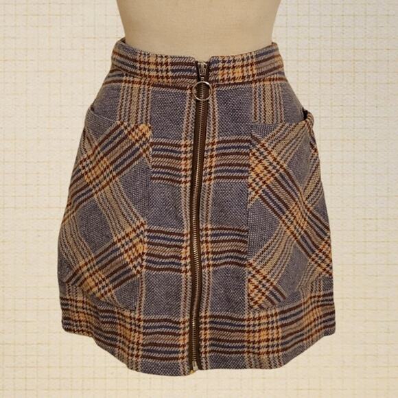 Fashion on Earth XS Plaid Tweed Mini Skirt Dark Academia Zip Front Pockets - Picture 1 of 7